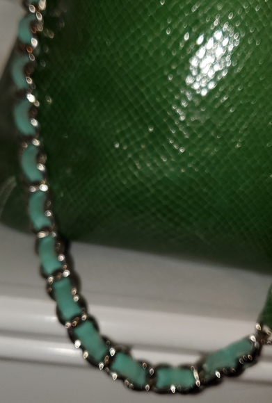 Crossbody or tote handbag. - Picture 6 of 7